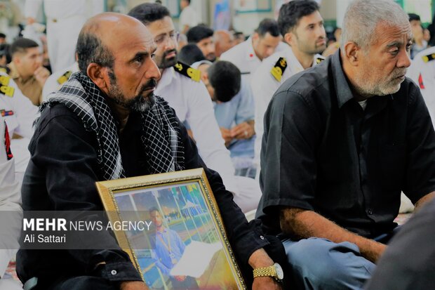 مراسم اربعین شهدای ناوشکن‌های دنا و جماران در بندرعباس