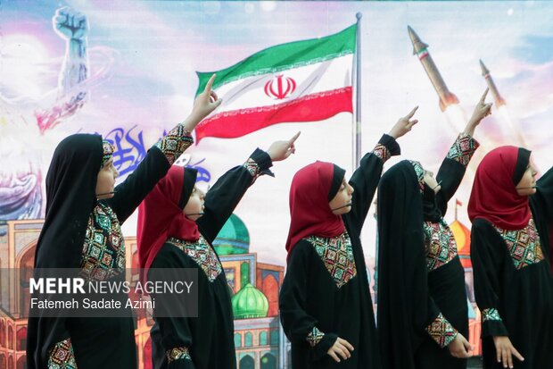 اختتامیه هفته هنر انقلاب اسلامی در قم