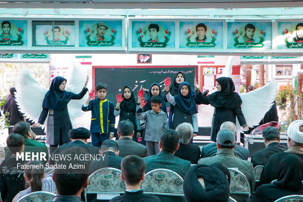 اختتامیه هفته هنر انقلاب اسلامی در قم