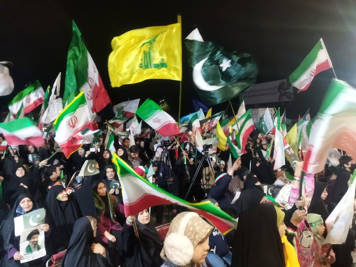 اجتماع مردم پاکستان در مشهد