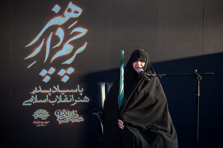 ایرانی مسلمان در شب عاشورایِ ابتلائات امام خویش را تنها نمی‌گذارد