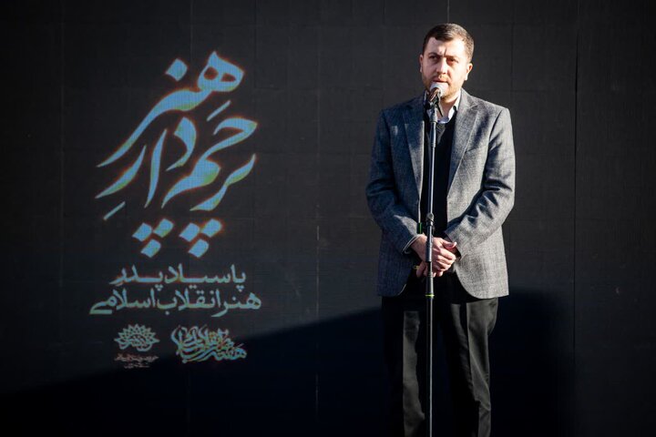 مقاومت در برابر دشمنان ثمره‌ ایستادگی‌های سخت‌افزاری و نرم‌افزاری است