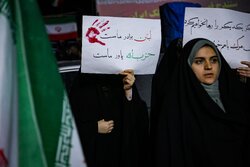 با دست‌نوشته‌های همدردی با فلسطین و لبنان به تجمعات امشب بیایید
