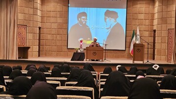 مدیریت تنگه هرمز گام بلند تمدنی ملت ایران است 