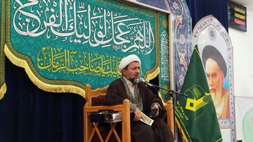حجت الاسلام علیزاده: «رهبر انقلاب» عالمی مجاهد با سابقه جبهه است