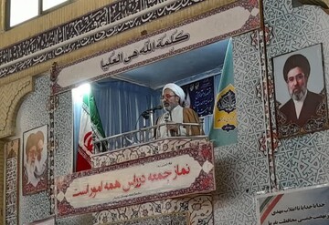 بقاع متبرکه باید به قطب فرهنگی تبدیل شوند