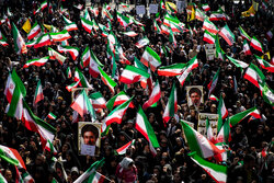 دختران جان‌فدای ایران؛ از رزمایش اقتدار تا خط‌ونشان برای دشمنان