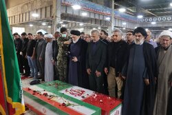 پیکر دوشهید والامقام «مرادی» و «فریاد» بر دستان مردم بهارستان تشییع شد
