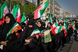 Tahran'da kızlar için “İran’a Can Feda” etkinliği yapıldı