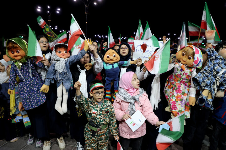 اجتماع شبانه کودکان و نوجوانان در همدان