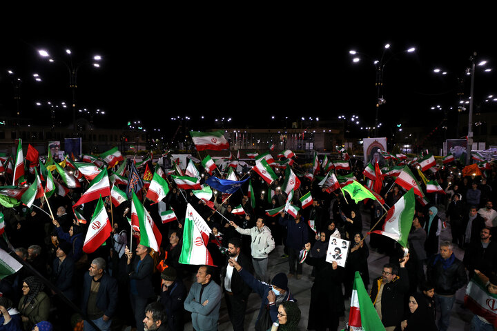 اجتماع شبانه کودکان و نوجوانان در همدان
