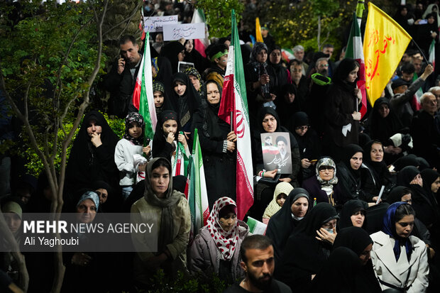 حضور مردم انقلابی لنگرود در چهل و نهمین شب