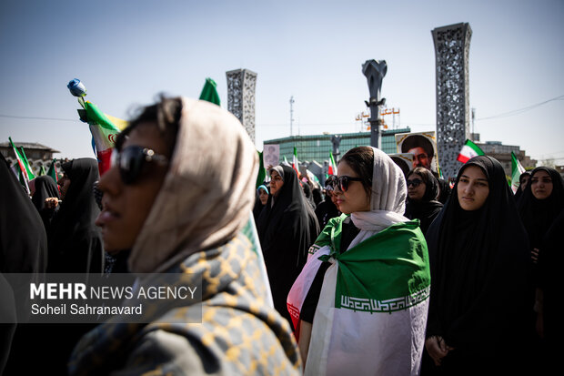 اجتماع بزرگ «دختران جان‌فدای ایران»