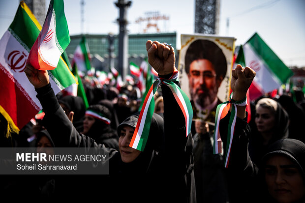 اجتماع بزرگ «دختران جان‌فدای ایران»