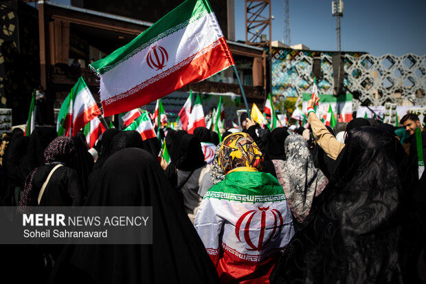 اجتماع بزرگ «دختران جان‌فدای ایران»