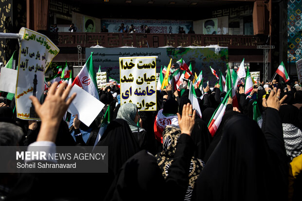 اجتماع بزرگ «دختران جان‌فدای ایران»