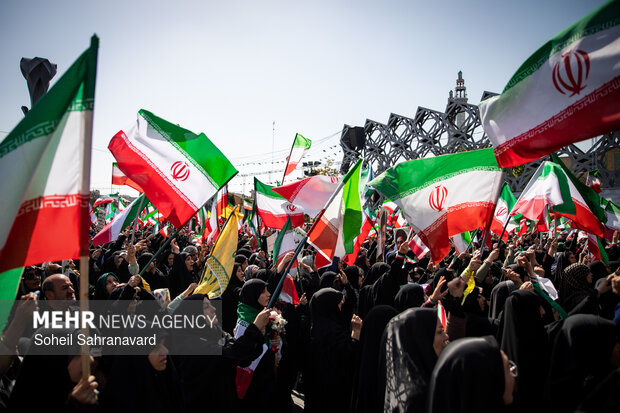 اجتماع بزرگ «دختران جان‌فدای ایران»