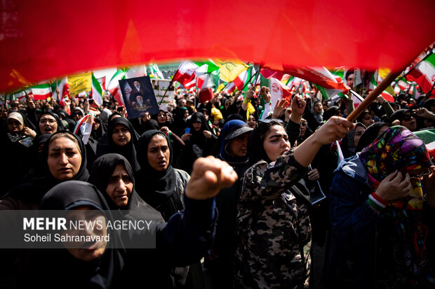 اجتماع بزرگ «دختران جان‌فدای ایران»