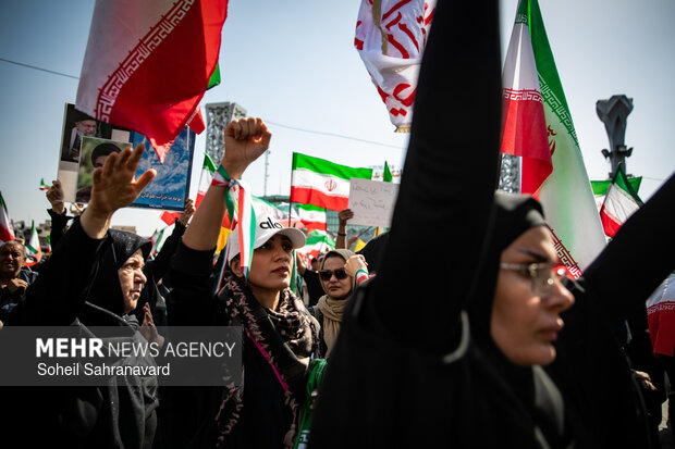 اجتماع بزرگ «دختران جان‌فدای ایران»