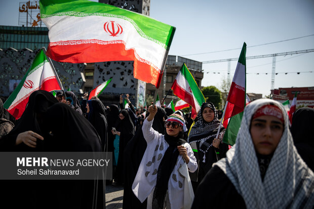 اجتماع بزرگ «دختران جان‌فدای ایران»