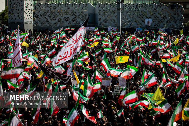 اجتماع بزرگ «دختران جان‌فدای ایران»