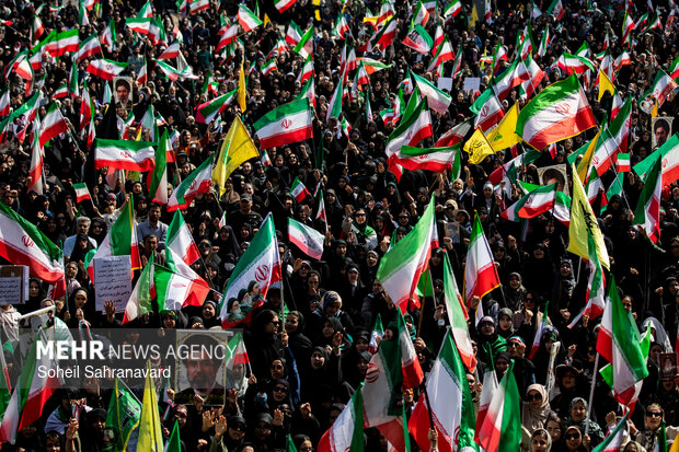 اجتماع بزرگ «دختران جان‌فدای ایران»