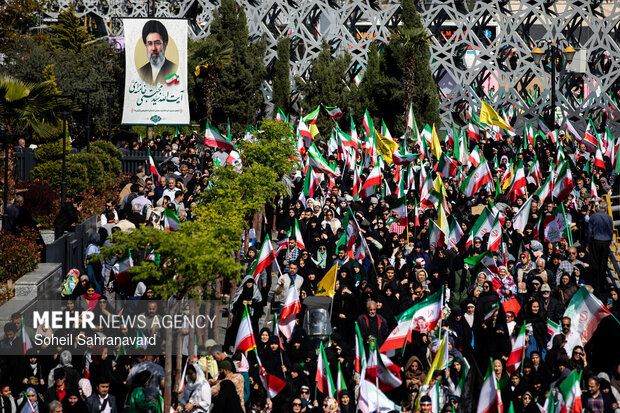 Iranian girls rally for homeland