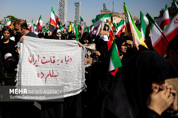 اجتماع بزرگ «دختران جان‌فدای ایران»