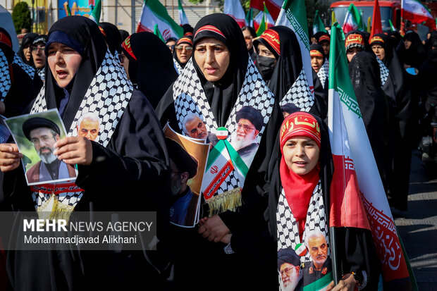 اجتماع بزرگ «دختران جان‌فدای ایران»