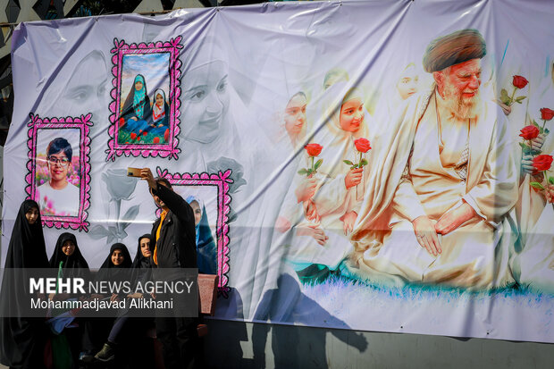 اجتماع بزرگ «دختران جان‌فدای ایران»