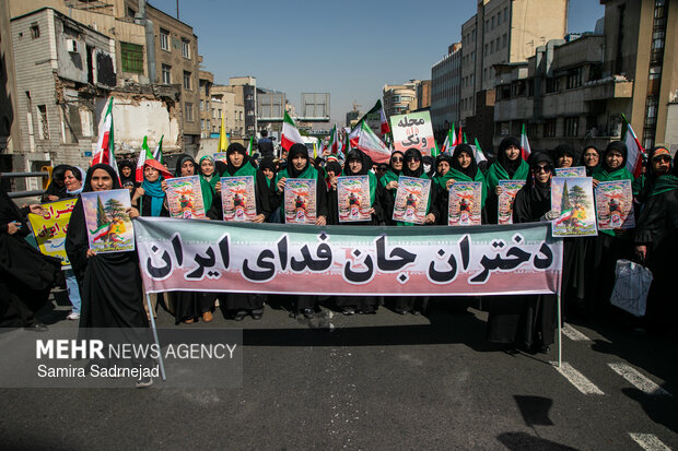 اجتماع بزرگ «دختران جان‌فدای ایران»