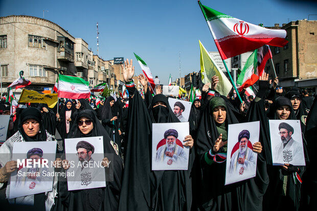 اجتماع بزرگ «دختران جان‌فدای ایران»