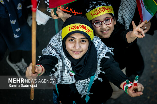 اجتماع بزرگ «دختران جان‌فدای ایران»