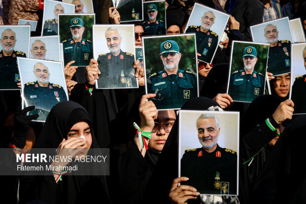 اجتماع بزرگ «دختران جان‌فدای ایران»