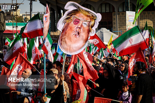 اجتماع بزرگ «دختران جان‌فدای ایران»