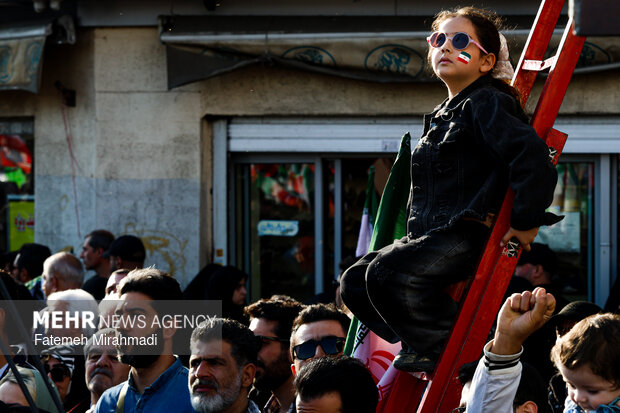 اجتماع بزرگ «دختران جان‌فدای ایران»