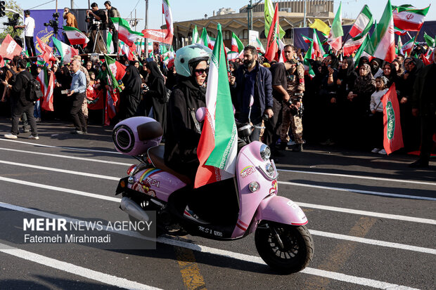 اجتماع بزرگ «دختران جان‌فدای ایران»