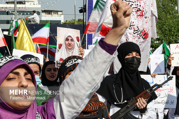 اجتماع بزرگ «دختران جان‌فدای ایران»