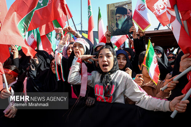 اجتماع بزرگ «دختران جان‌فدای ایران»