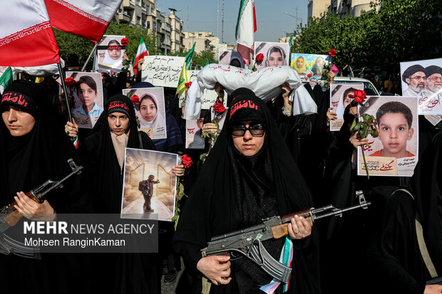 اجتماع بزرگ «دختران جان‌فدای ایران»