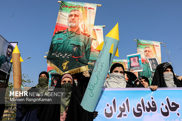 اجتماع بزرگ «دختران جان‌فدای ایران»