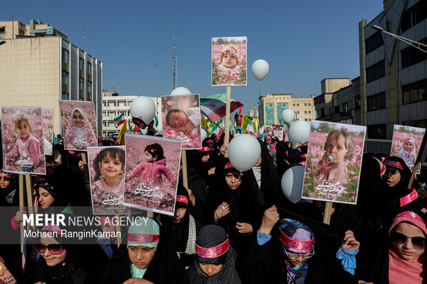 اجتماع بزرگ «دختران جان‌فدای ایران»