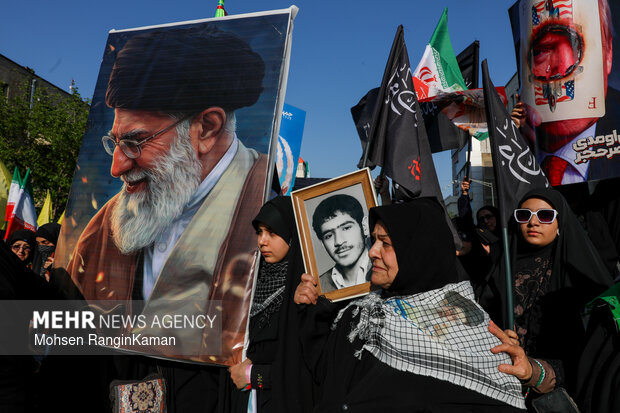 اجتماع بزرگ «دختران جان‌فدای ایران»