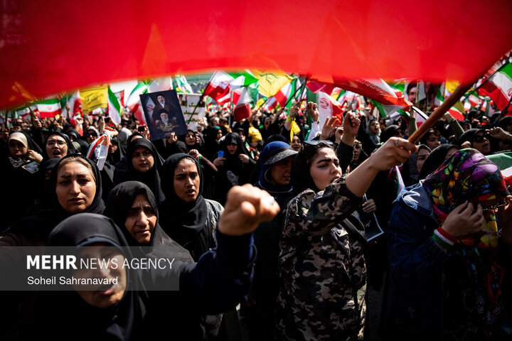 اجتماع بزرگ «دختران جان‌فدای ایران»