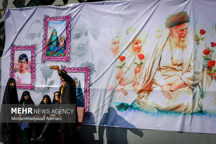 اجتماع بزرگ «دختران جان‌فدای ایران»