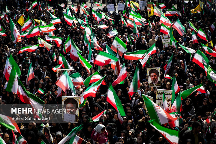 اجتماع بزرگ «دختران جان‌فدای ایران»