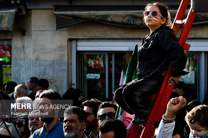 اجتماع بزرگ «دختران جان‌فدای ایران»