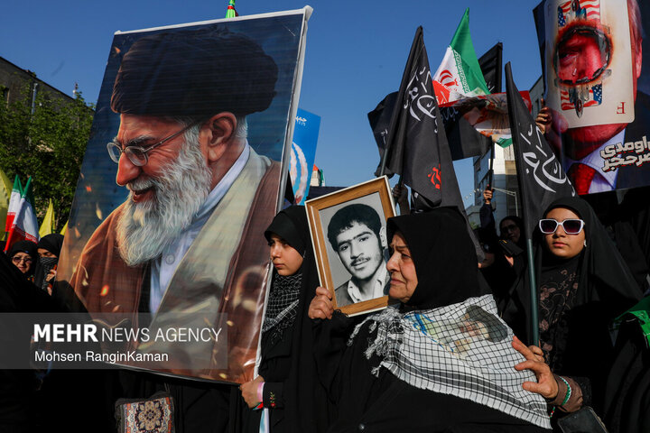 اجتماع بزرگ «دختران جان‌فدای ایران»