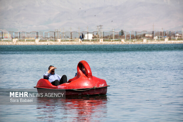 معجزه بهار در بستر پرآب سراب اساطیری نیلوفر کرمانشاه