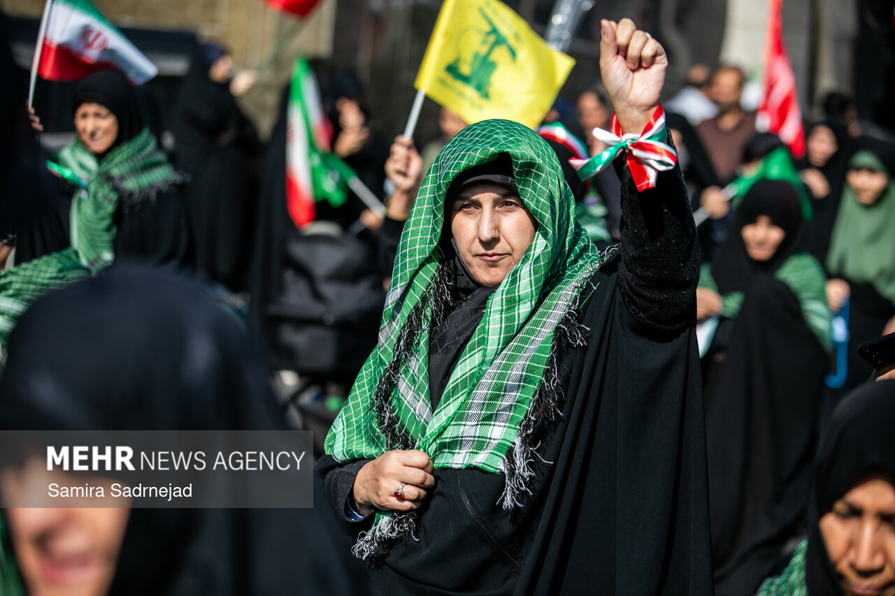 اجتماع "البنات الفدائيات لايران"